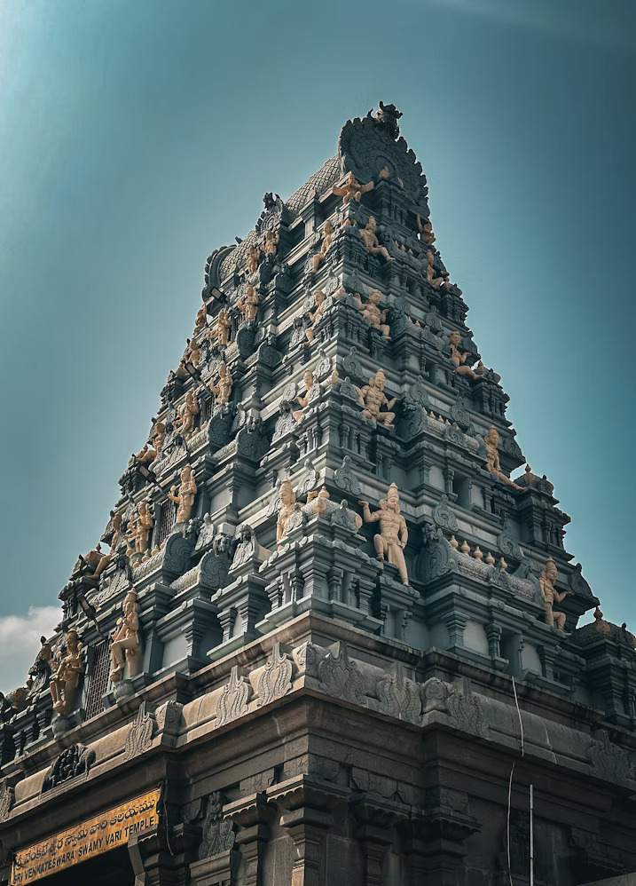 The Best Temple Tour Packages in Karnataka - Karnataka Temple Gopura